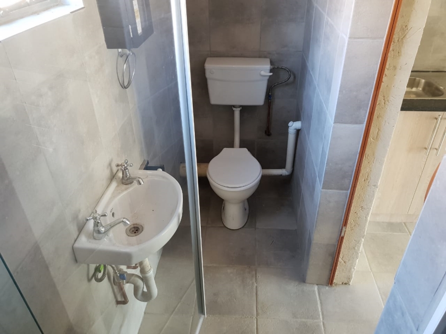 To Let 1 Bedroom Property for Rent in Meiringspark North West